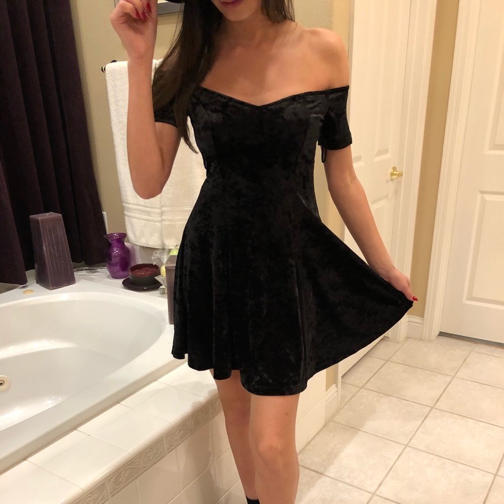 Kendall & Kylie black dress - M